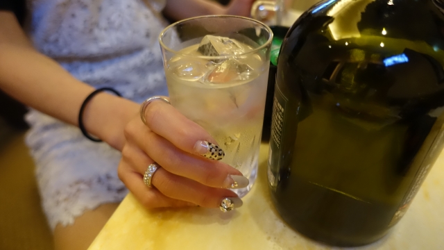 キャバクラ経営やスナック経営などで風営法の許可が必要な場合